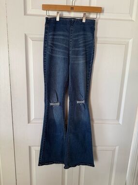 Tinseltown Dark Blue Flared Jeans with Knee Rips